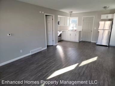 Main picture of 117 W Spring St