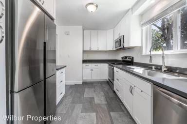 Main picture of 800 University Ave