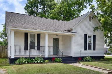 Main picture of 221 Beirne Ave NW