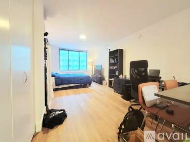 Main picture of 47 Center Blvd