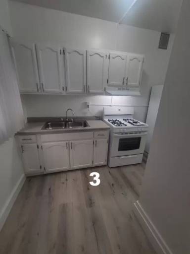 Main picture of 2850 Francis Ave