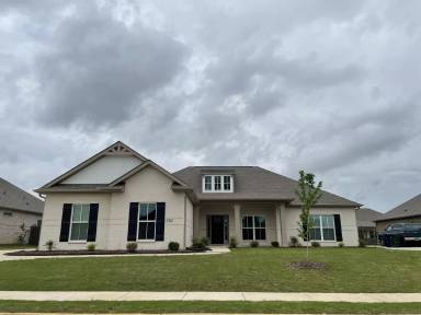 Main picture of 136 Rosemary Ayers Dr