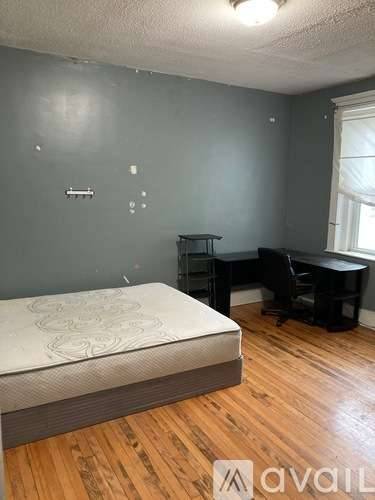 Main picture of 30 Glenville Ave