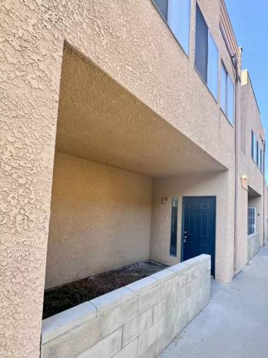 Main picture of 216 S McPherrin Ave