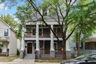 Main picture of 222 W 33rd St