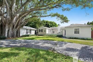 Main picture of 1 Fisher Ln