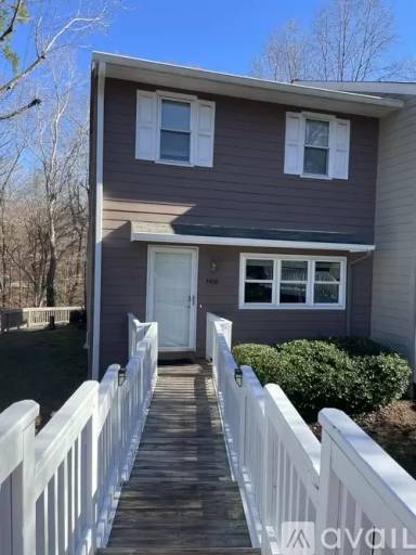 Main picture of 5450 Pine Top Cir