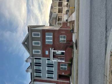 Main picture of 986 Gateway Commons Cir