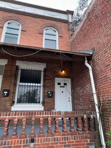 Main picture of 5439 Hunter St