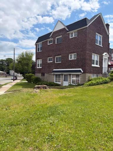 Main picture of 7925 Cedarbrook Ave