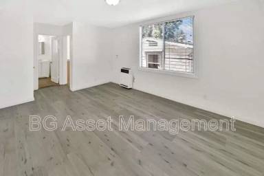 Main picture of 2039 MacArthur Blvd