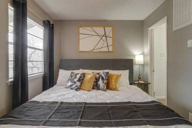 Main picture of Carriage House