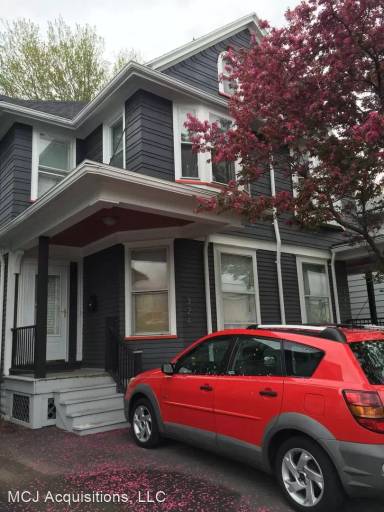Main picture of 324 Mount Hope Ave