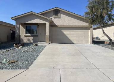 Main picture of 4013 Desert Pinon Dr NE