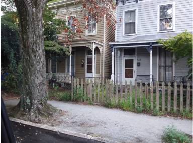 Main picture of 411 S Laurel St