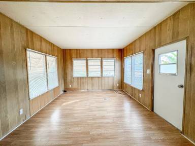 Main picture of 2908 Banyan Ln