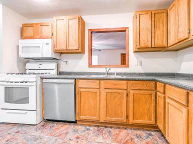 Main picture of 710 Dakota St