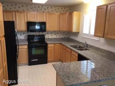 Main picture of 2790 Fernwood Cir
