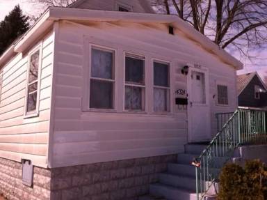 Main picture of 4324 Wabash Ave