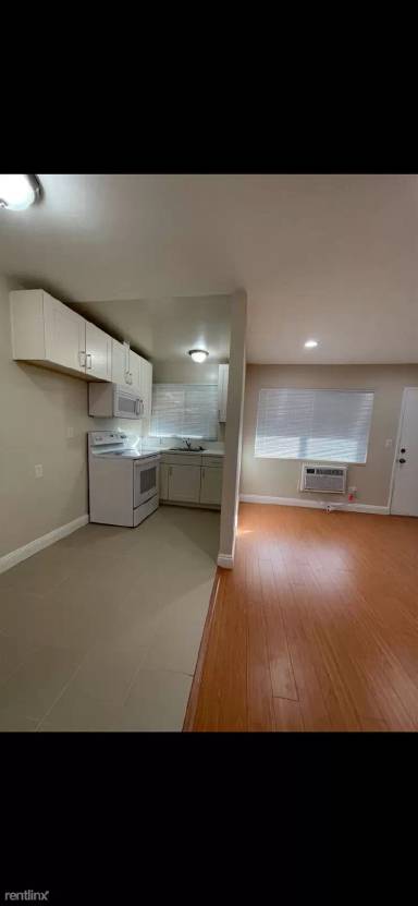 Main picture of 7251 Amigo Ave