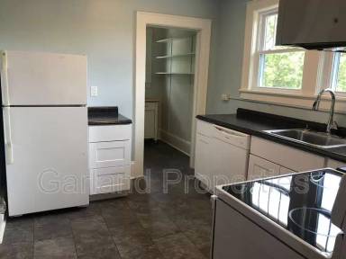Main picture of 2058 Memorial Ave SW