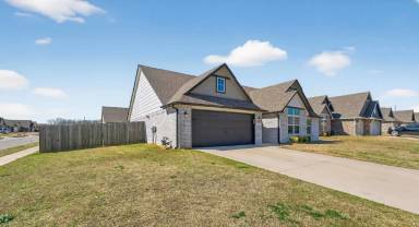Main picture of 4018 S 14th Pl