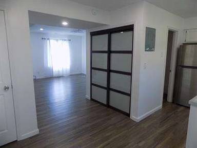 Main picture of Red Oaks Apartments