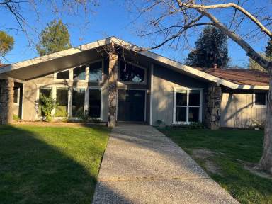 Main picture of 3030 Catalina Dr