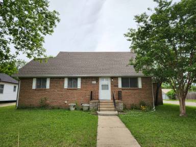 Main picture of 1201 S High School St