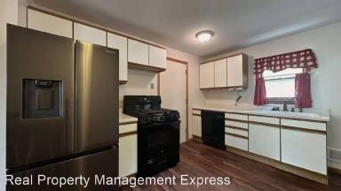 Main picture of 3112 S Prairie Ave
