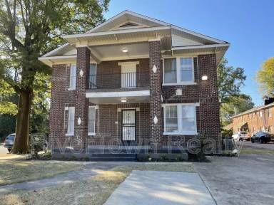 Main picture of 525 N Waldran Blvd