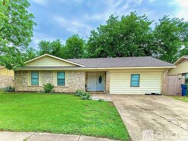 Main picture of 230 Price Dr