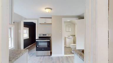 Main picture of 50 Shepard St