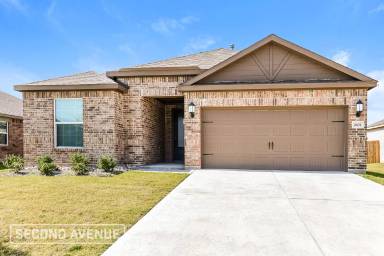 Main picture of 2101 Meadow Dr