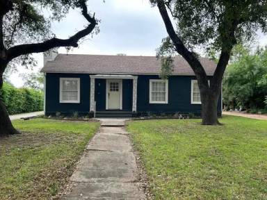 Main picture of 350 Meredith Dr