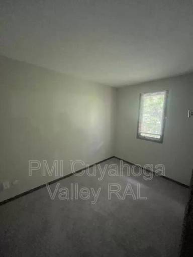 Main picture of 1516 W Market St