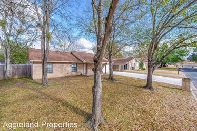 Main picture of 3017 Normand Dr