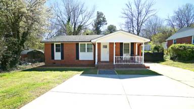 Main picture of 828 Newcombe Rd