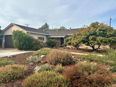 Main picture of 939 S Genevieve Ln