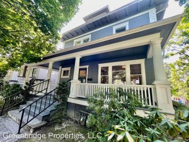 Main picture of 1804 SE Madison St