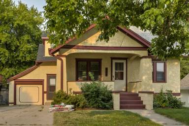 Main picture of 628 N 47th St