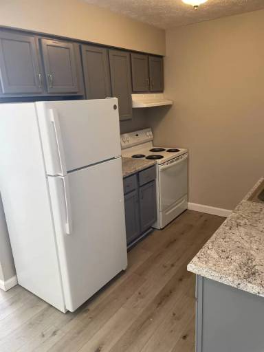 Main picture of 2586 Maple St