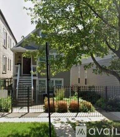 Main picture of 2303 N Maplewood Ave