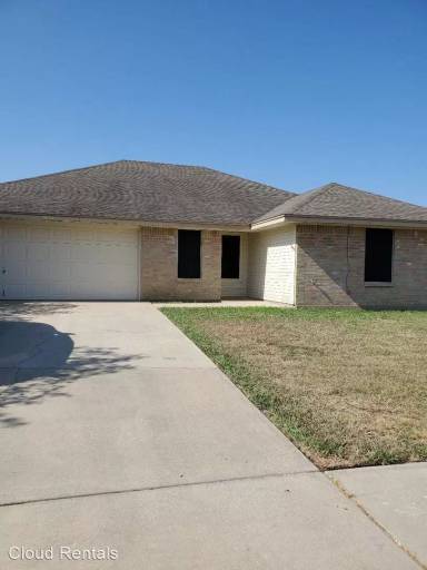 Main picture of 3004 Gus Dr