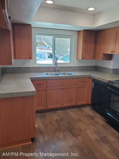 Main picture of 16752 Moody Cir