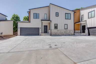 Main picture of 8537 W 37th St N