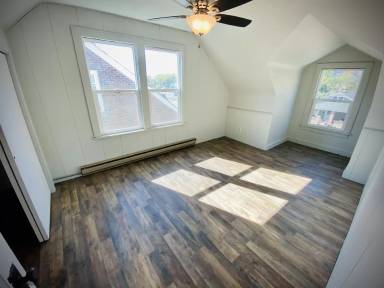 Main picture of 16 N Park Ave