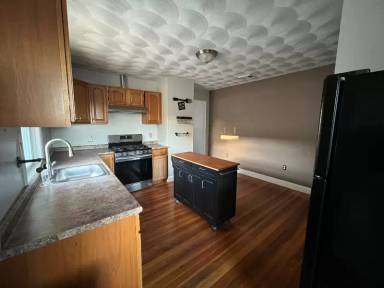 Main picture of 360 Weeden St