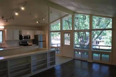 Main picture of 2830 Hillhaven Ct SE