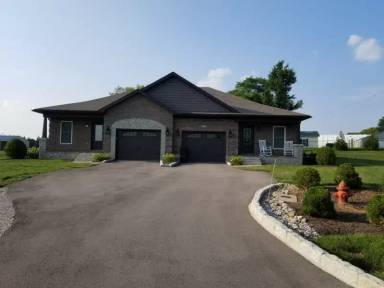 Main picture of 154 Hayden Dr